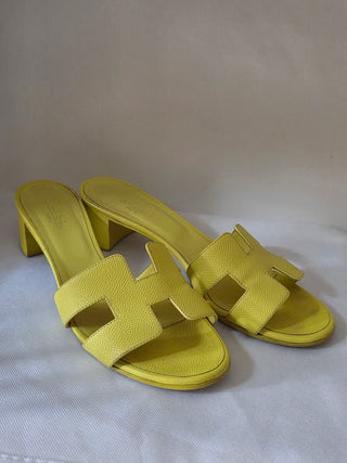 Hermès Yellow Oasis H Logo Slides 39.5 sz