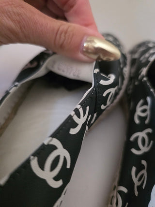 Chanel Interlocking CC Logo Black Lambskin Leather Espadrilles 40 sz