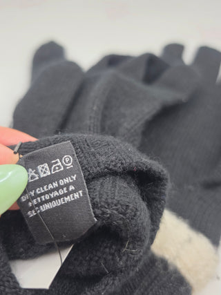 Chanel Black 2016 Cashmere Interlocking CC Gloves