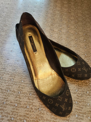 Louis Vuitton Brown LV Monogram Canvas Ballet Flats 37 sz