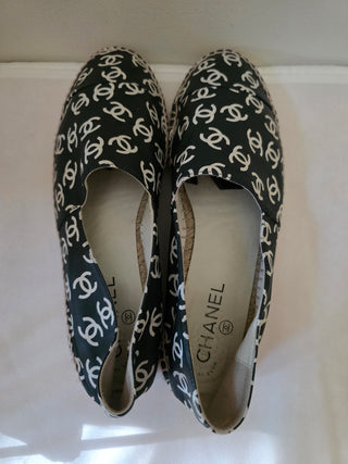 Chanel Interlocking CC Logo Black Lambskin Leather Espadrilles 40 sz
