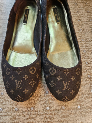 Louis Vuitton Brown LV Monogram Canvas Ballet Flats 37 sz