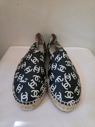 Chanel Interlocking CC Logo Black Lambskin Leather Espadrilles 40 sz