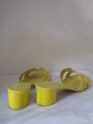 Hermès Yellow Oasis H Logo Slides 39.5 sz