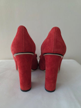 Gucci Red Suede Fringe Trim Accent Pumps 39 sz