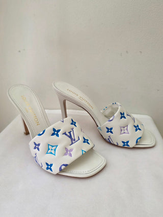Louis Vuitton White Blue LV Monogram Leather Slides 40 sz