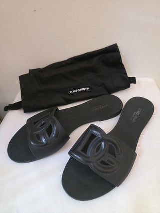 Dolce & Gabbana Black DG logo 
Rubber Slides 39 sz