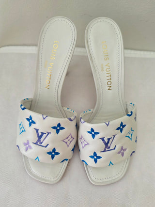 Louis Vuitton White Blue LV Monogram Leather Slides 40 sz