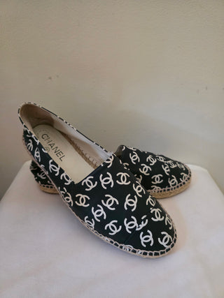Chanel Interlocking CC Logo Black Lambskin Leather Espadrilles 40 sz