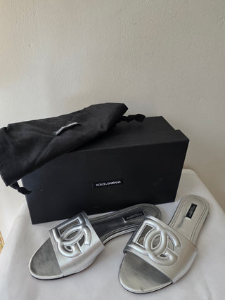 Dolce & Gabbana Metallic Silver Leather DG Cutout Accent Slides 39.5 sz