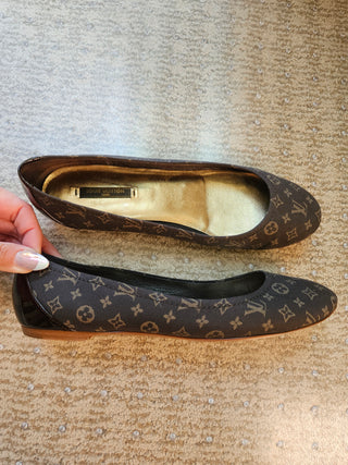 Louis Vuitton Brown LV Monogram Canvas Ballet Flats 37 sz