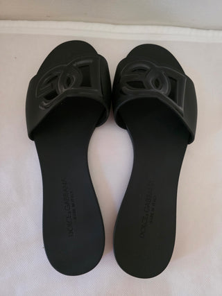 Dolce & Gabbana Black DG logo 
Rubber Slides 39 sz