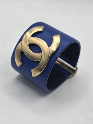 Chanel Blue Leather Interlocking CC Wide Wrap Bracelet M sz