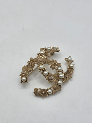 Chanel Gold-tone Metal Crystal Pearl White Nacre CC Brooch