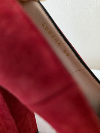 Gucci Red Suede Fringe Trim Accent Pumps 39 sz