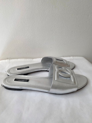Dolce & Gabbana Metallic Silver Leather DG Cutout Accent Slides 39.5 sz