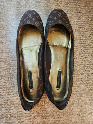 Louis Vuitton Brown LV Monogram Canvas Ballet Flats 37 sz