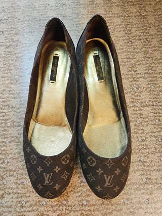 Louis Vuitton Brown LV Monogram Canvas Ballet Flats 37 sz