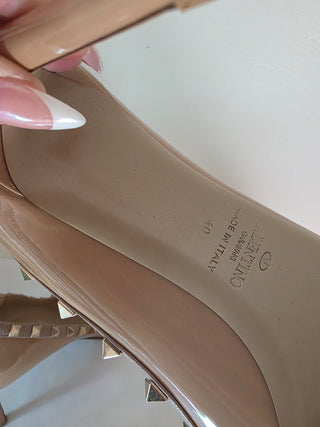 Valentino Beige Patent Leather Rockstud Heels 40 sz