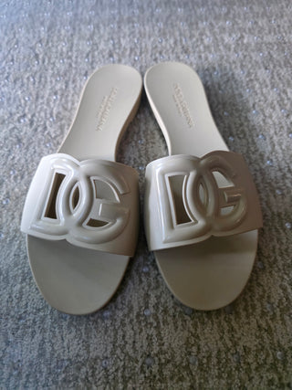 Dolce and Gabana Ivory rubber DG logo slide sandals 37 sz