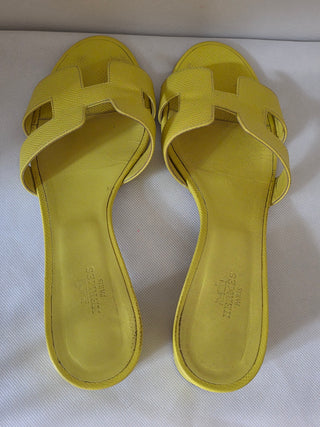 Hermès Yellow Oasis H Logo Slides 39.5 sz