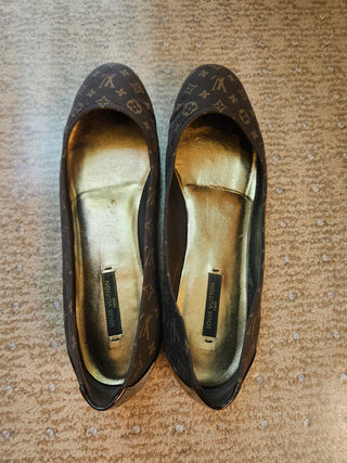 Louis Vuitton Brown LV Monogram Canvas Ballet Flats 37 sz