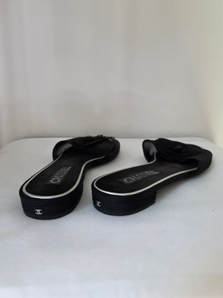 CHANEL Black Mesh Camellia Flower Open Toe Flat Sandals 39.5 sz