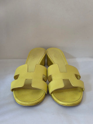 Hermès Yellow Oasis H Logo Slides 39.5 sz