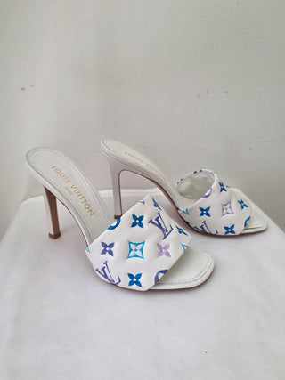Louis Vuitton White Blue LV Monogram Leather Slides 40 sz