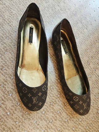 Louis Vuitton Brown LV Monogram Canvas Ballet Flats 37 sz