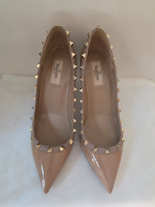 Valentino Beige Patent Leather Rockstud Heels 40 sz