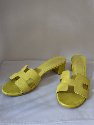 Hermès Yellow Oasis H Logo Slides 39.5 sz