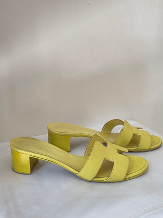 Hermès Yellow Oasis H Logo Slides 39.5 sz