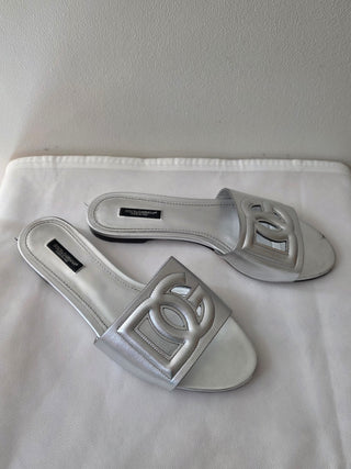 Dolce & Gabbana Metallic Silver Leather DG Cutout Accent Slides 39.5 sz