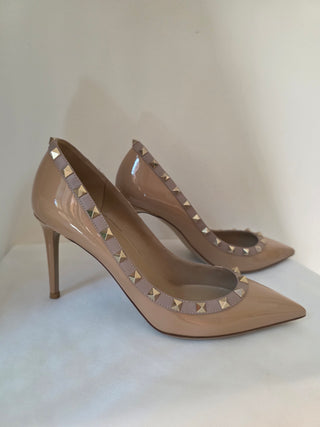 Valentino Beige Patent Leather Rockstud Heels 40 sz