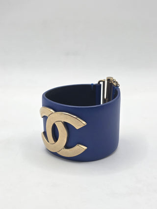 Chanel Blue Leather Interlocking CC Wide Wrap Bracelet M sz