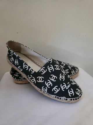 Chanel Interlocking CC Logo Black Lambskin Leather Espadrilles 40 sz