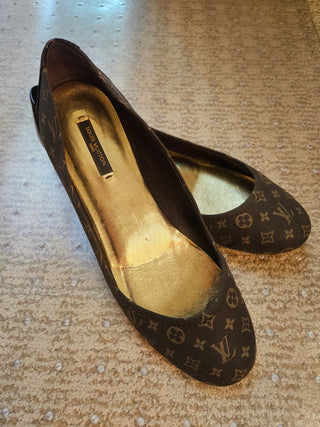 Louis Vuitton Brown LV Monogram Canvas Ballet Flats 37 sz