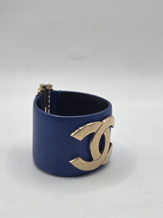 Chanel Blue Leather Interlocking CC Wide Wrap Bracelet M sz