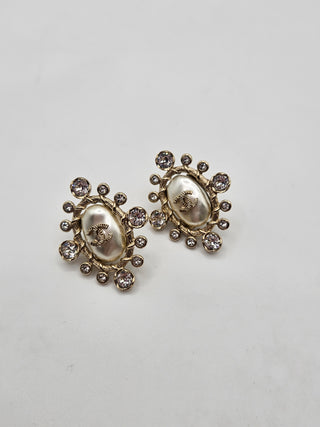 Chanel Golf-tone Pearl Strass Interlocking CC Stud Earrings