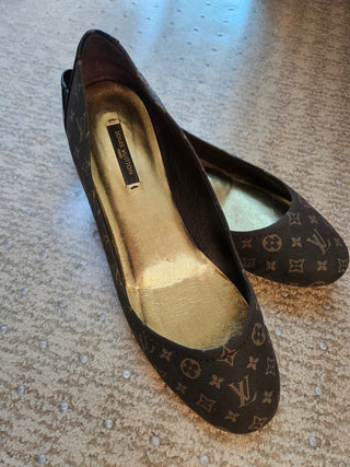 Louis Vuitton Brown LV Monogram Canvas Ballet Flats 37 sz