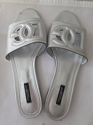 Dolce & Gabbana Metallic Silver Leather DG Cutout Accent Slides 39.5 sz
