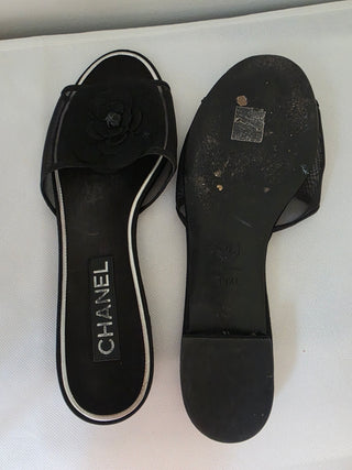 CHANEL Black Mesh Camellia Flower Open Toe Flat Sandals 39.5 sz