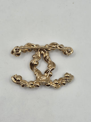 Chanel Gold-tone Faux Pearl Gripoix in CC Logo Brooch