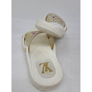 Louis Vuitton white rubber LV Monogram pool sandals 35 EU.