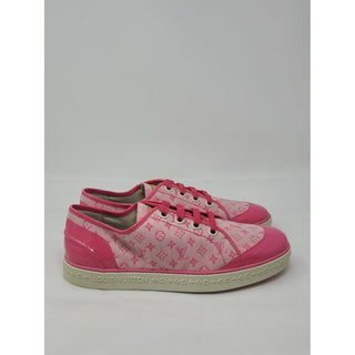 Cute Louis Vuitton pink LV Monogram low top sneakers 41 sz