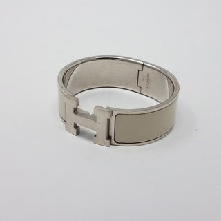 Cute Hermès Ivory Palladium plated Clic Clac H bracelet