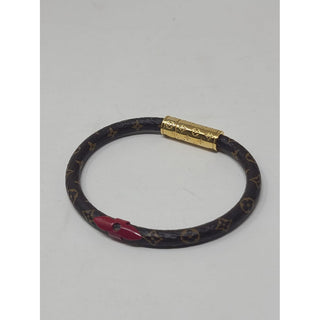 Cute Louis Vuitton LV Monogram Lockit bracelet