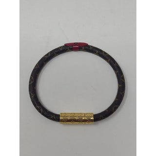 Cute Louis Vuitton LV Monogram Lockit bracelet