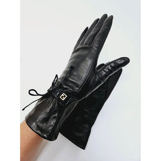 Cute Fendi Black leather F logo charm  gloves M sz